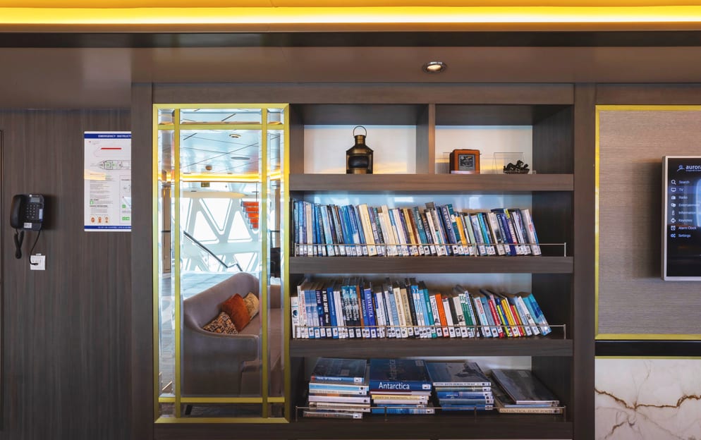 AE Expeditions, SYLVIA EARLE, The Library, Sylvia Earle, Richard I'Anson-2.jpg